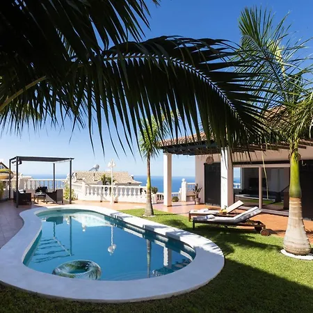 Villa Home2Book Stunnig Asian Sabina, Heated Pool & View *