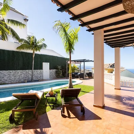 Villa Home2Book Stunnig Asian Sabina, Heated Pool & View